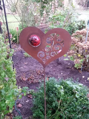 Kundenfoto zu Gartenstecker Herz-Kugel, Höhe 130 cm